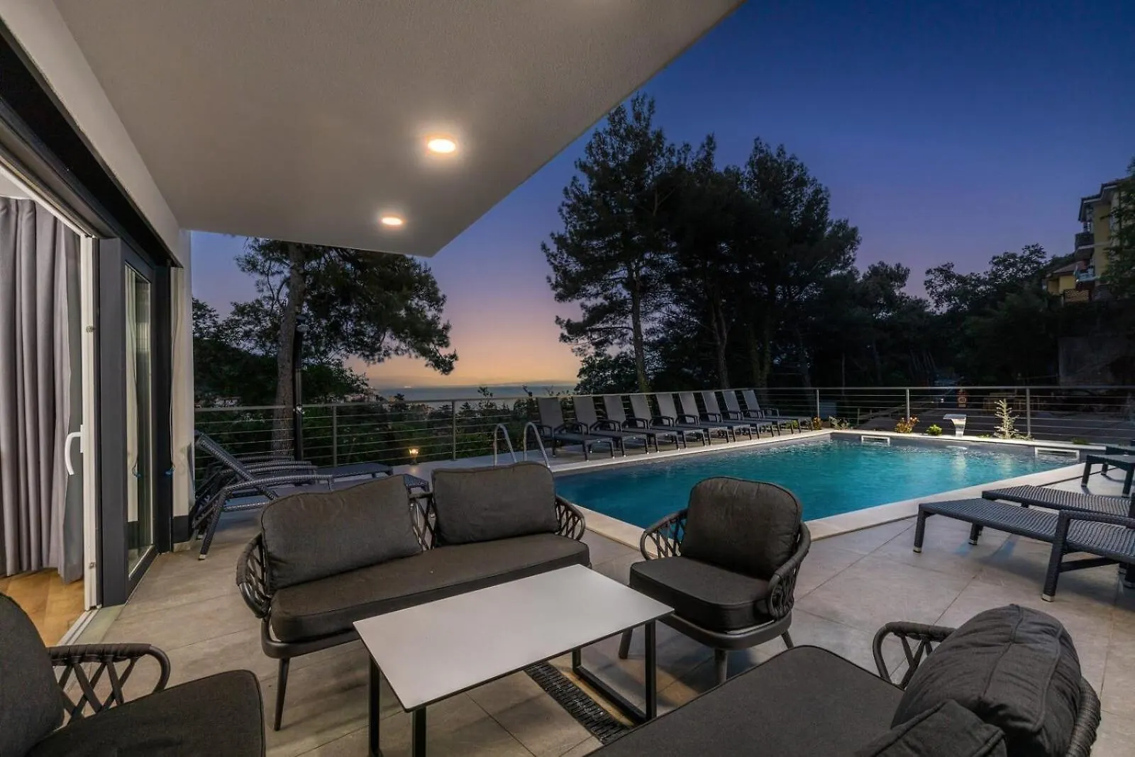 Villa With 6 Bedrooms And Heated Pool Moscenicka Draga Croatia
